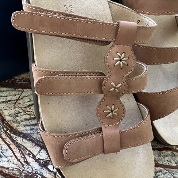 SAS Sandals size 9 - Picture 5 of 10